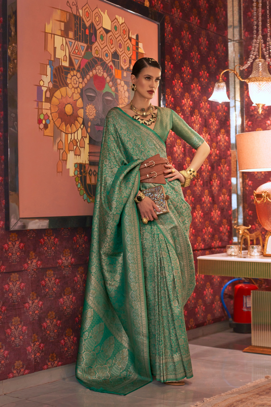 Traditional Kanchipuram Silk Saree with Handloom Weaving Elegance