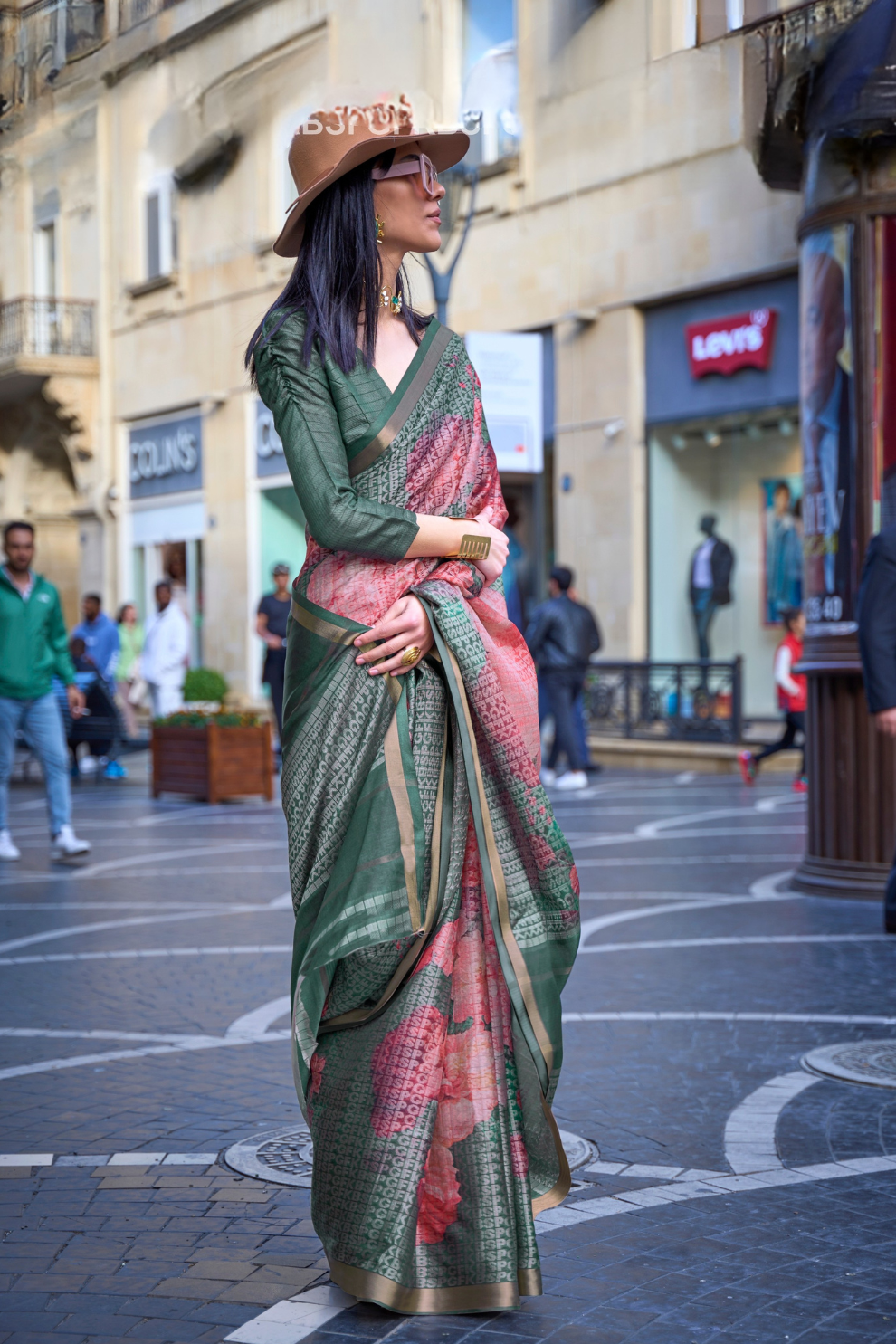 Elegant Poly Viscose Printed Saree with Handloom Weaving Detailing