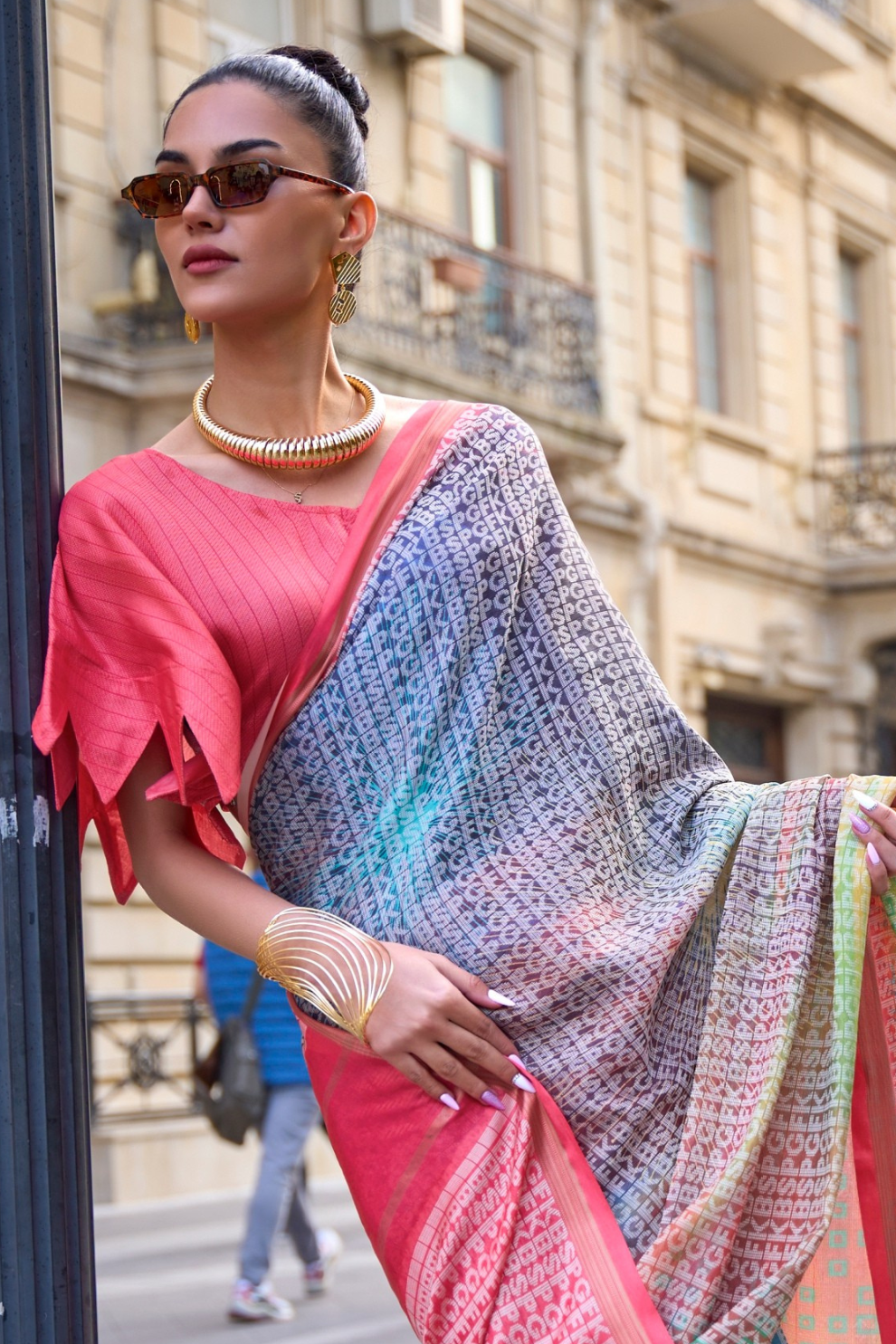 Elegant Poly Viscose Printed Saree with Handloom Weaving Detailing