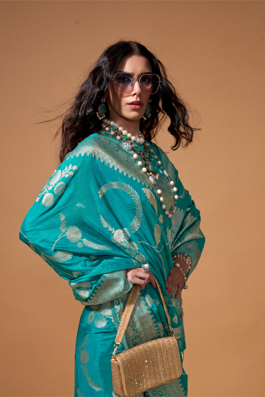 Pure Georgette Handloom Woven Silk Saree with Graceful Texture