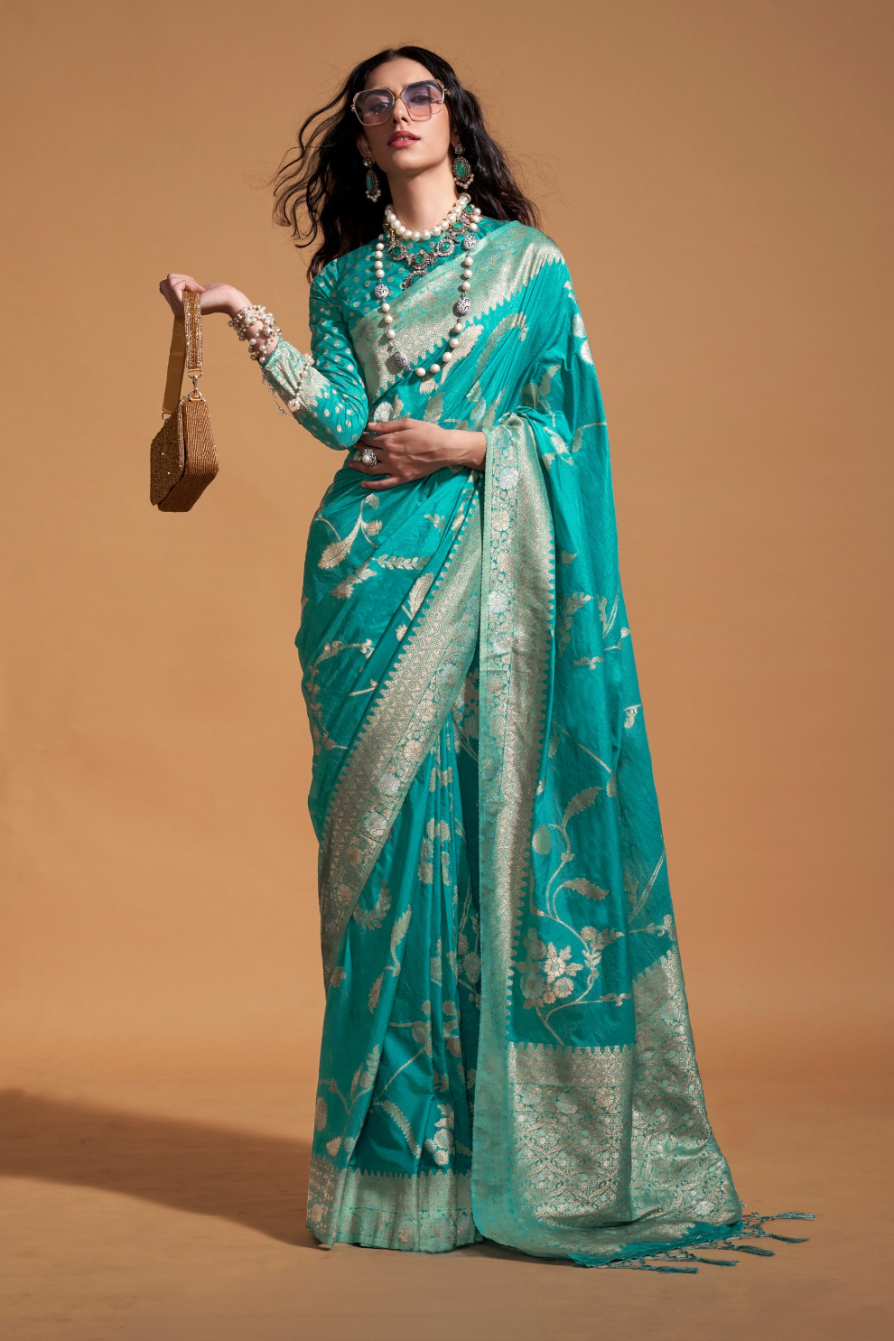 Pure Georgette Handloom Woven Silk Saree with Graceful Texture