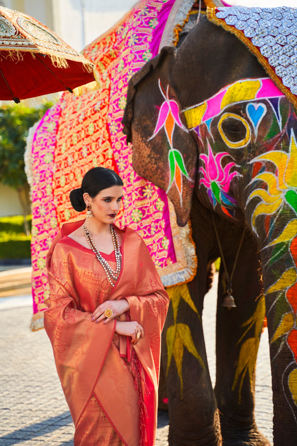 Elegant Kanjivaram Silk Saree with Rich Handloom Weaving