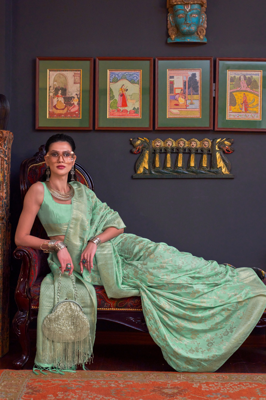 Graceful Handloom Woven Silk Saree with Traditional Charm