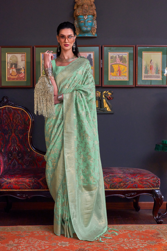 Graceful Handloom Woven Silk Saree with Traditional Charm