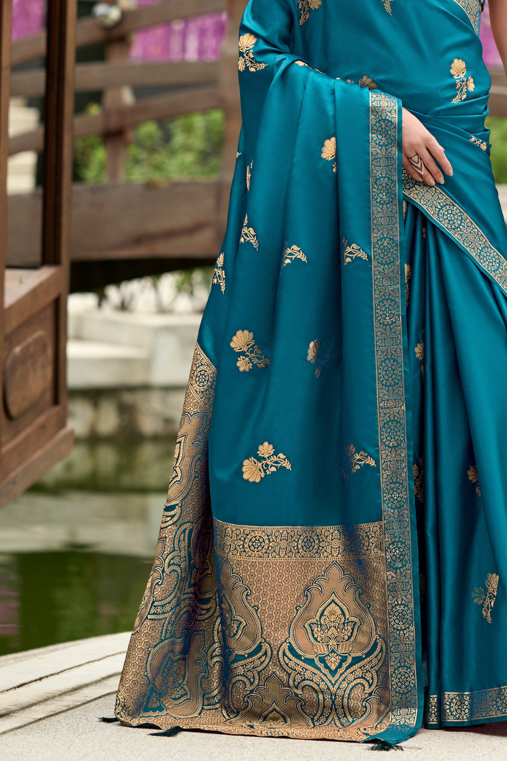 Royal Handwoven Satin Saree with Intricate Zari Detailing - LaVante Fashion
