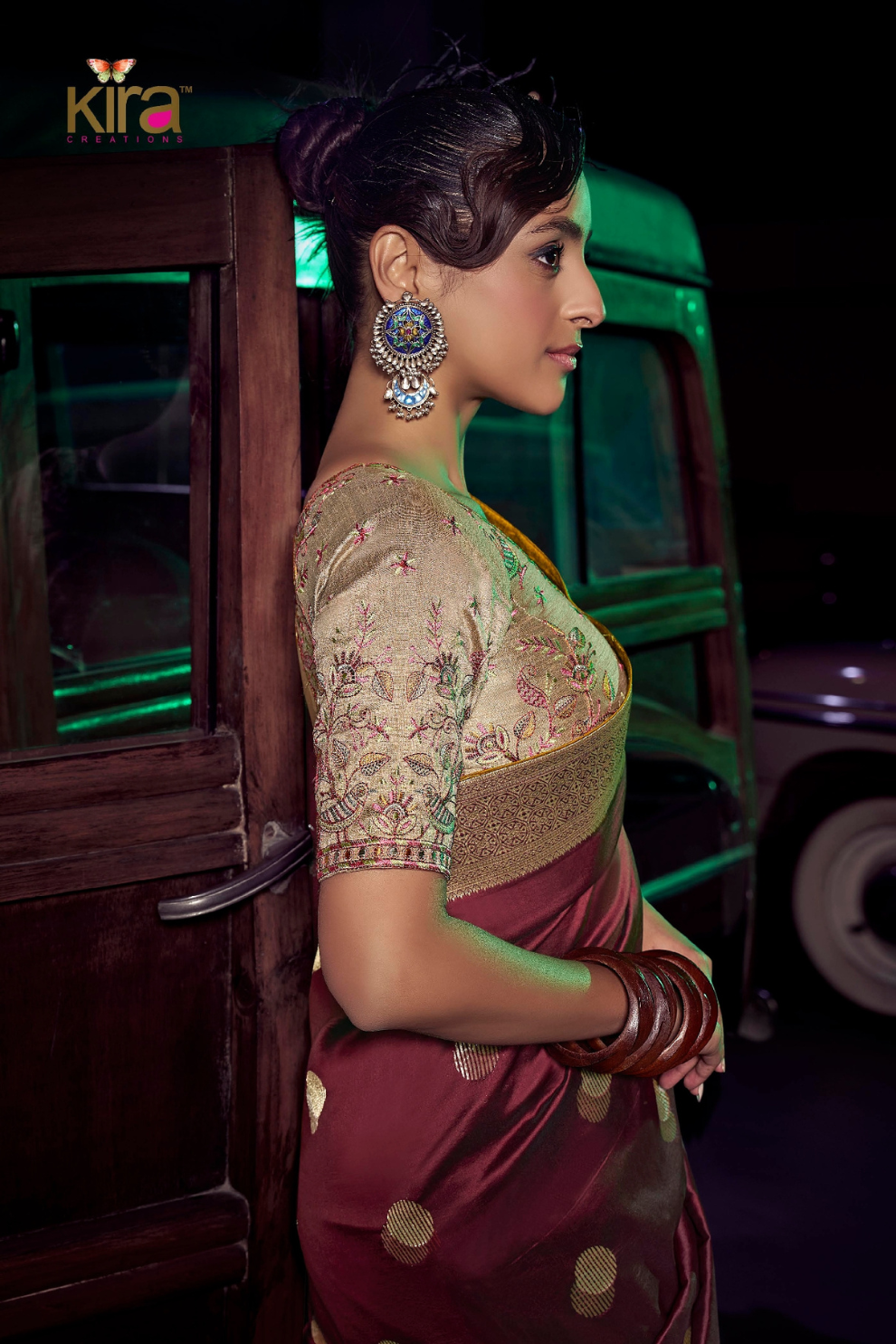 Pure Silk Saree with 3D Weaved Pallu and Heavy - LaVante Fashion