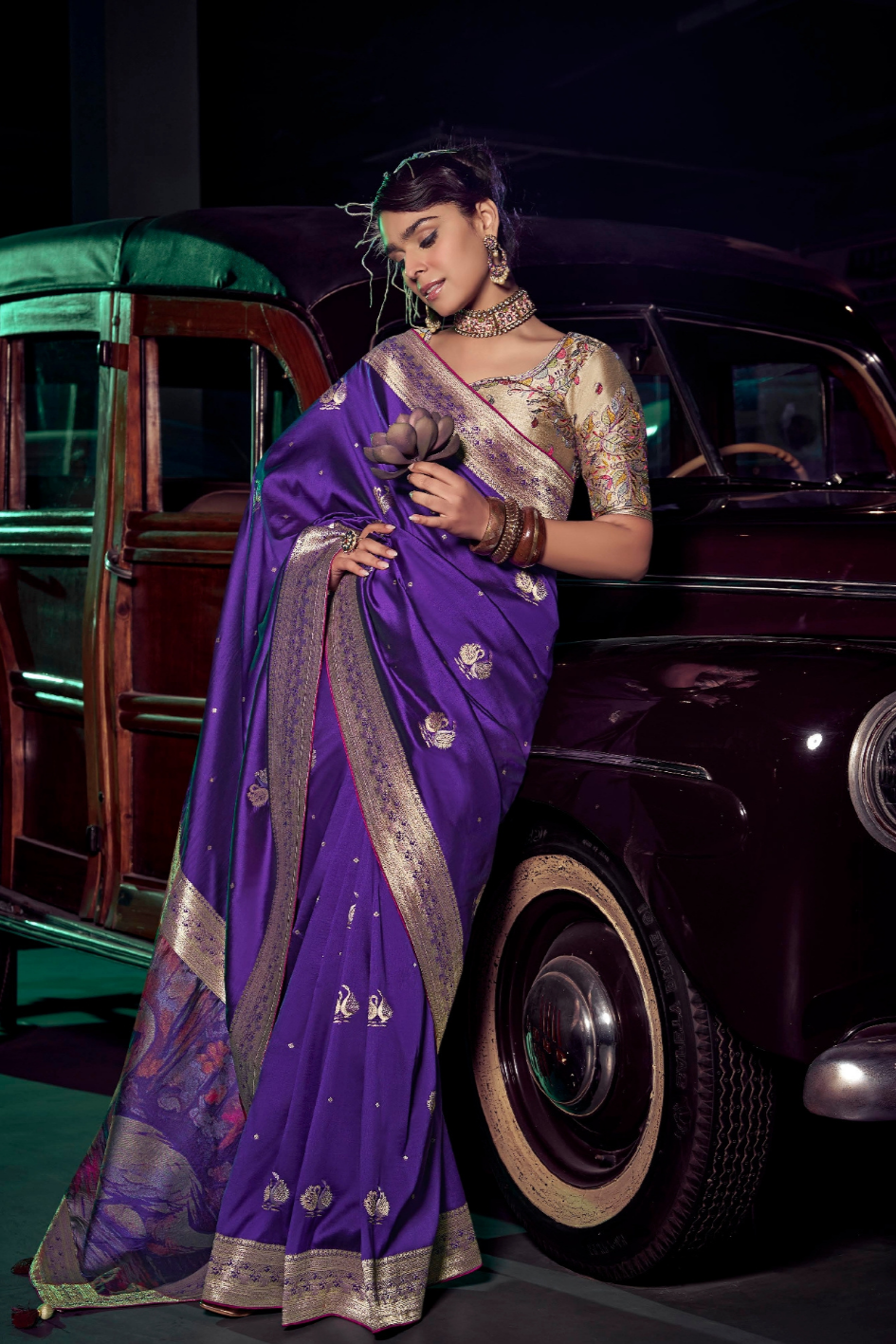 Pure Silk Saree with 3D Weaved Pallu and Heavy - LaVante Fashion