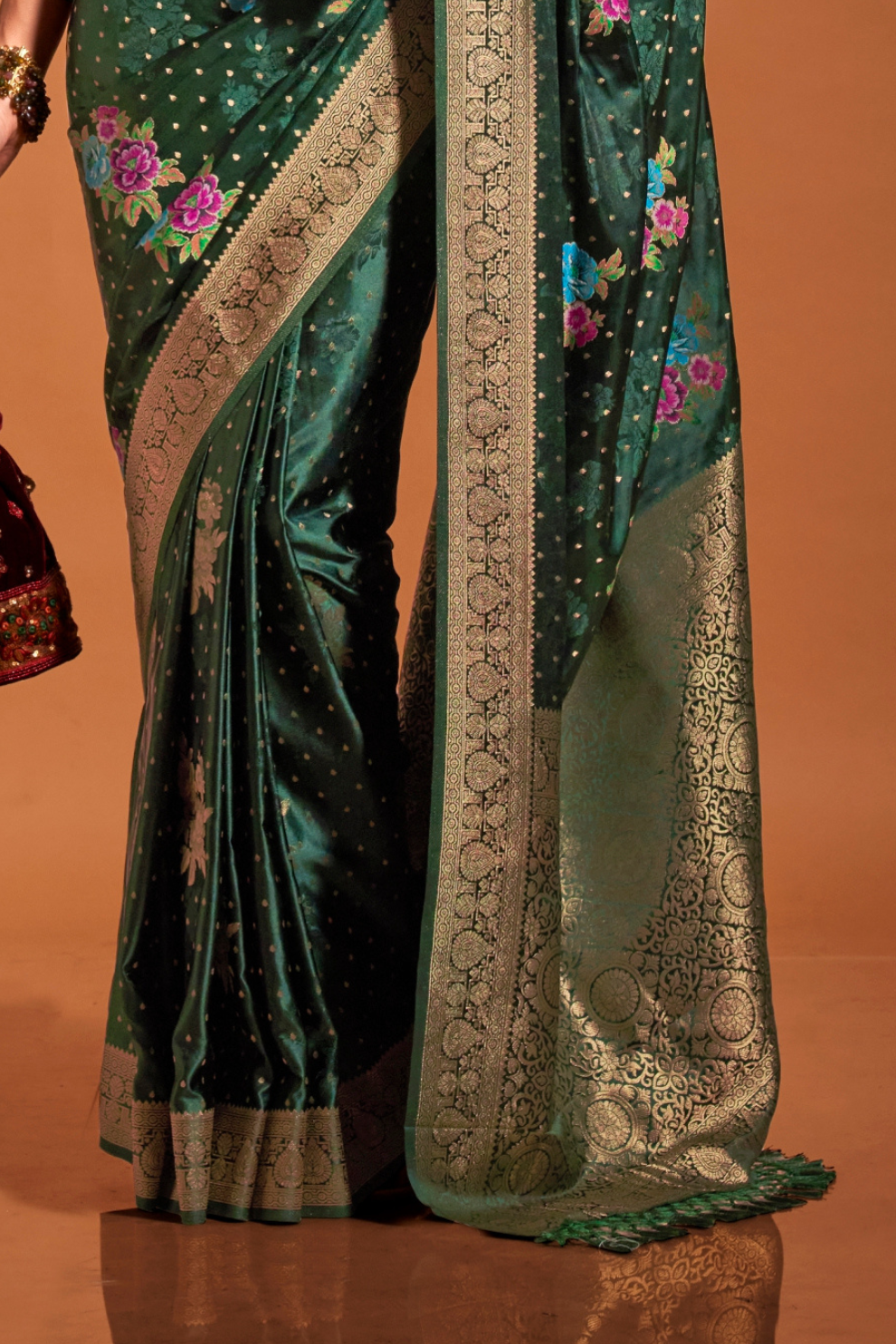 Elegant Floral Satin Silk Saree with Handloom Weaving Finish