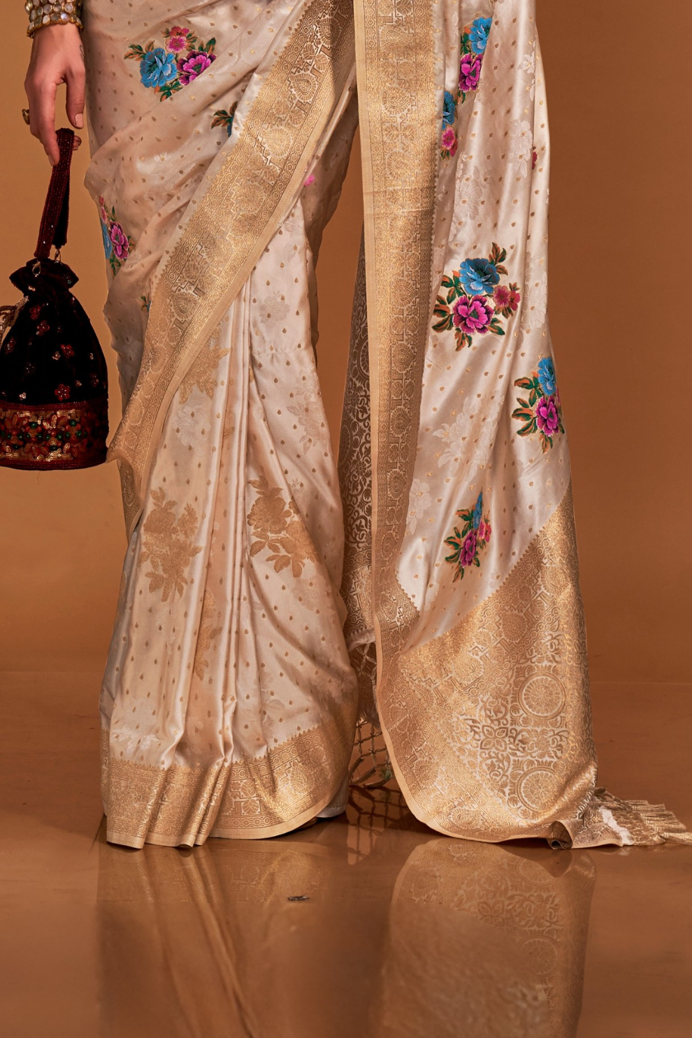 Elegant Floral Satin Silk Saree with Handloom Weaving Finish