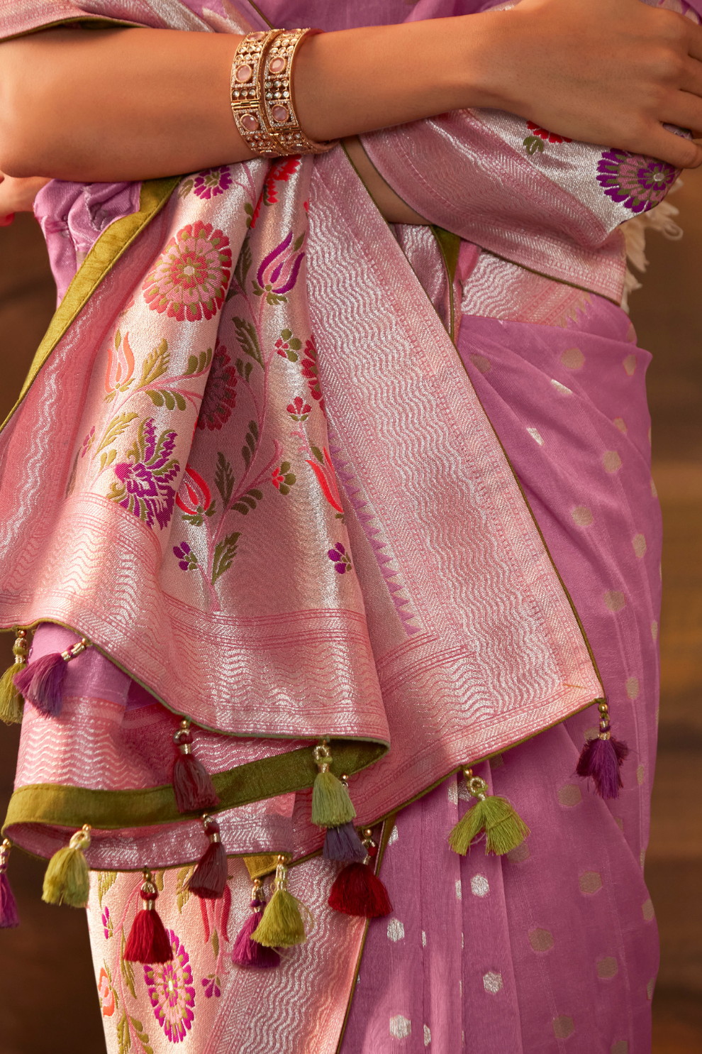 Elegant Silk Saree Embellished with Fine Zari Work