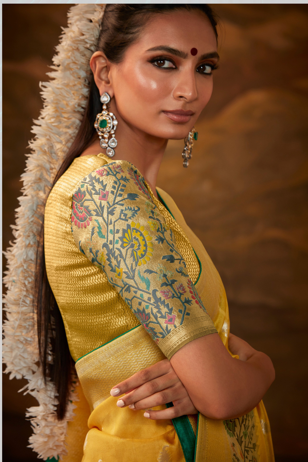 Elegant Silk Saree Embellished with Fine Zari Work