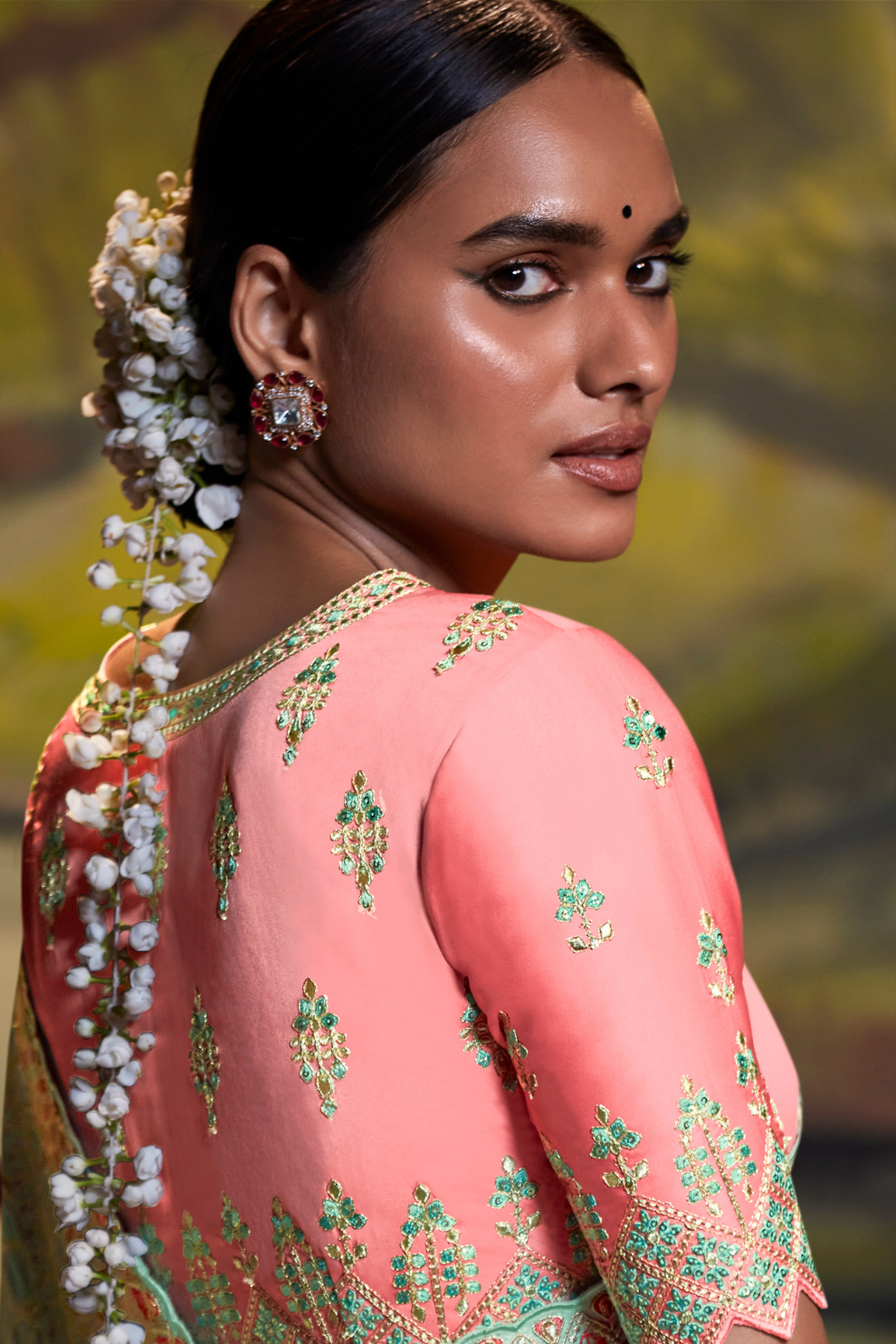 Royal Radiance Exquisite Pure Dola Silk Saree for Timeless Elegance