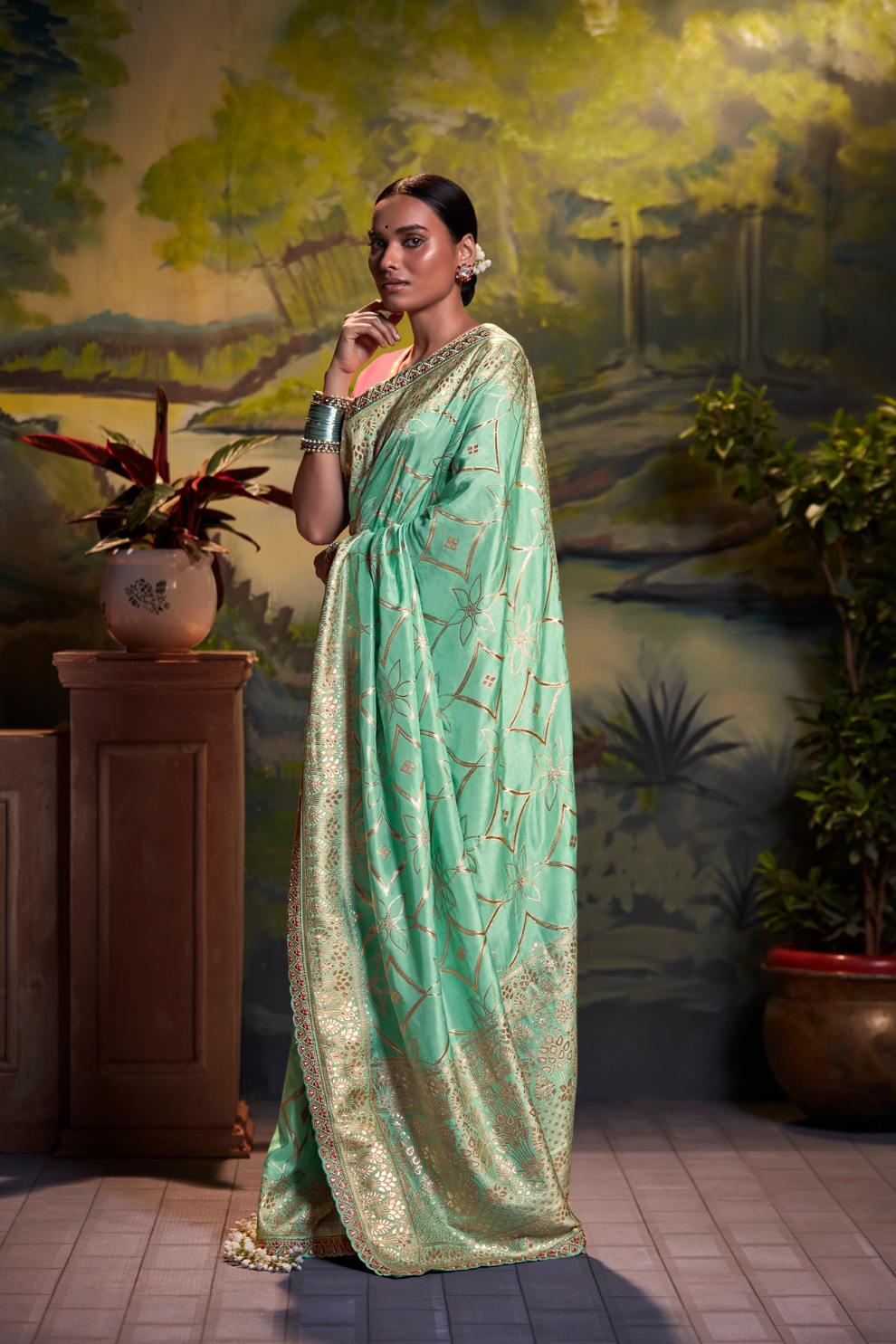 Royal Radiance Exquisite Pure Dola Silk Saree for Timeless Elegance