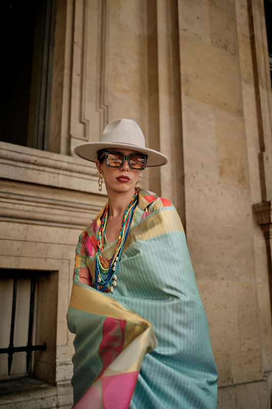 Soft Silk Saree with Elegant Handloom Weaving Design