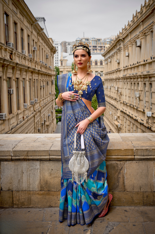 Graceful Aqua Effect Saree in Viscose Polyester Silk Fabric