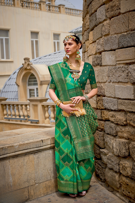 Graceful Aqua Effect Saree in Viscose Polyester Silk Fabric