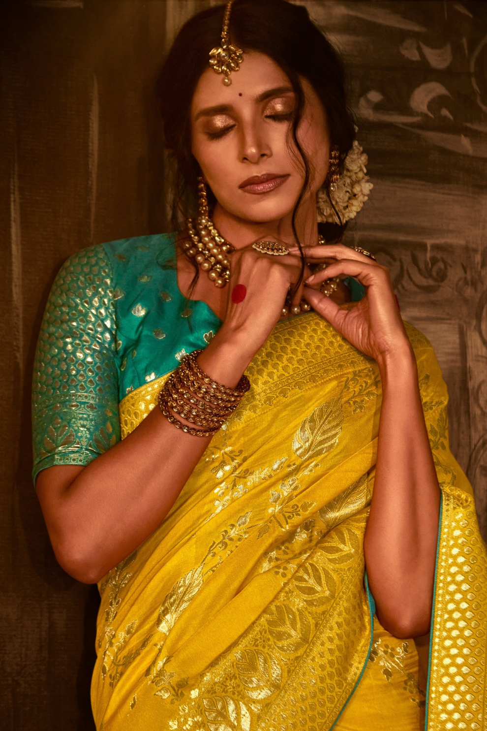 Royal Charm Pure Viscose Dola Silk Banarasi Saree with Designer Elegance