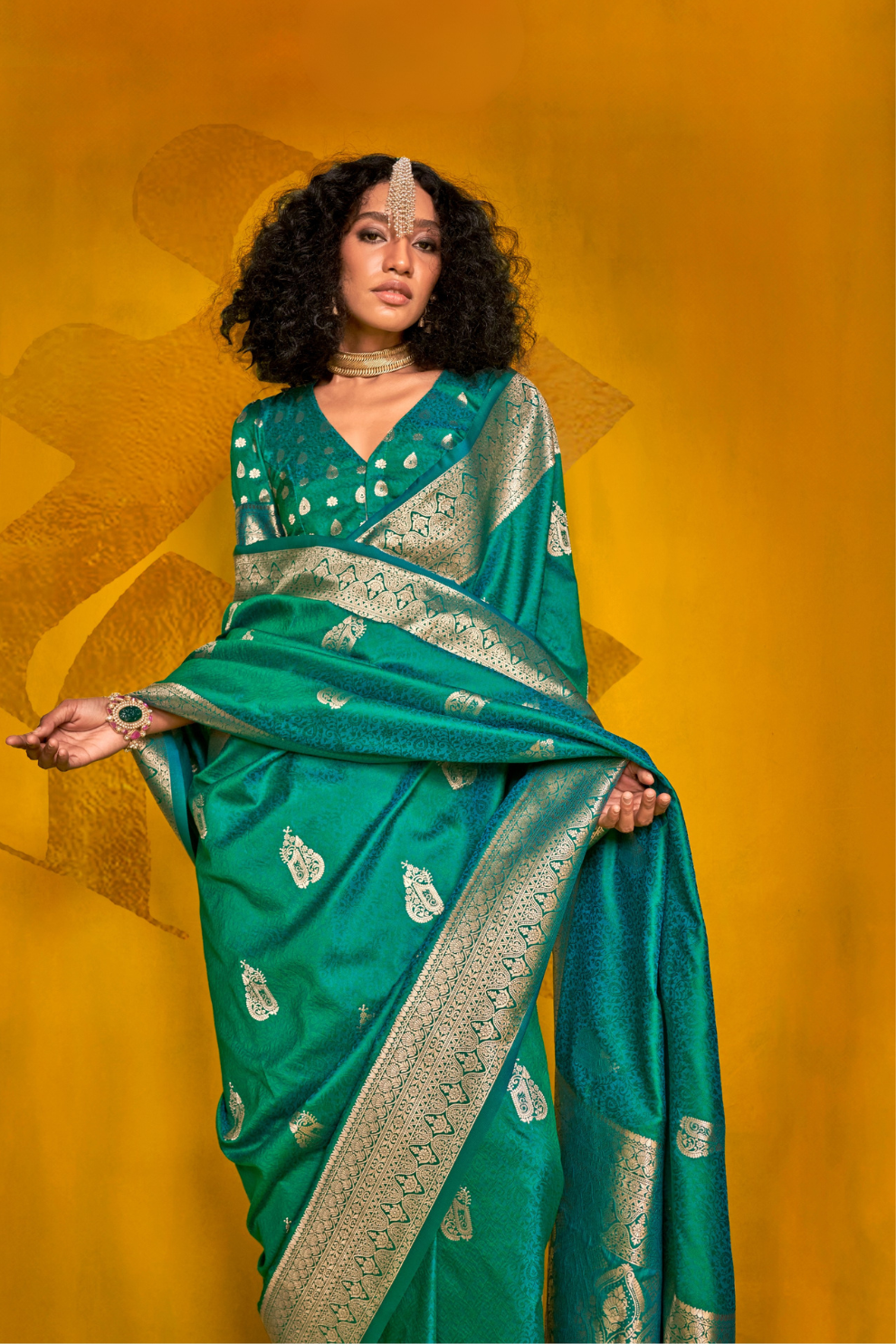 Carnival Designer Handloom Silk Saree with Weaving Touch