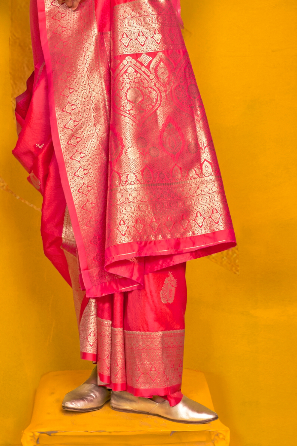Carnival Designer Handloom Silk Saree with Weaving Touch