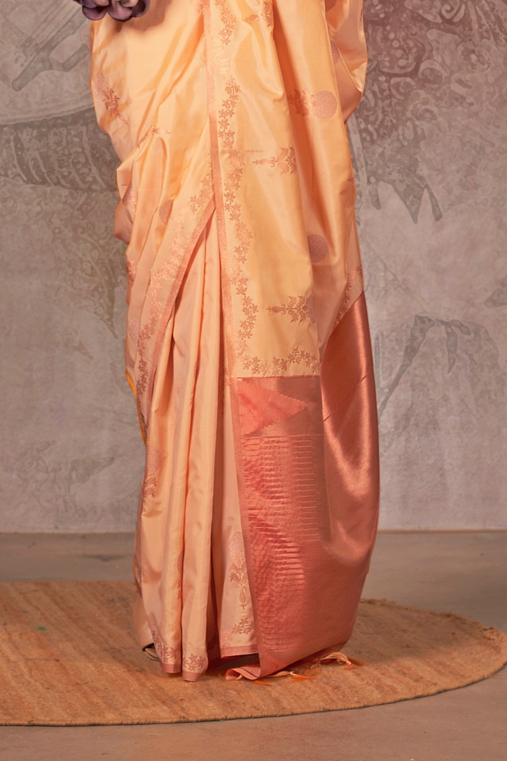 Dual Tone Banarasi Silk Saree with Rich Zari Weaving Elegance