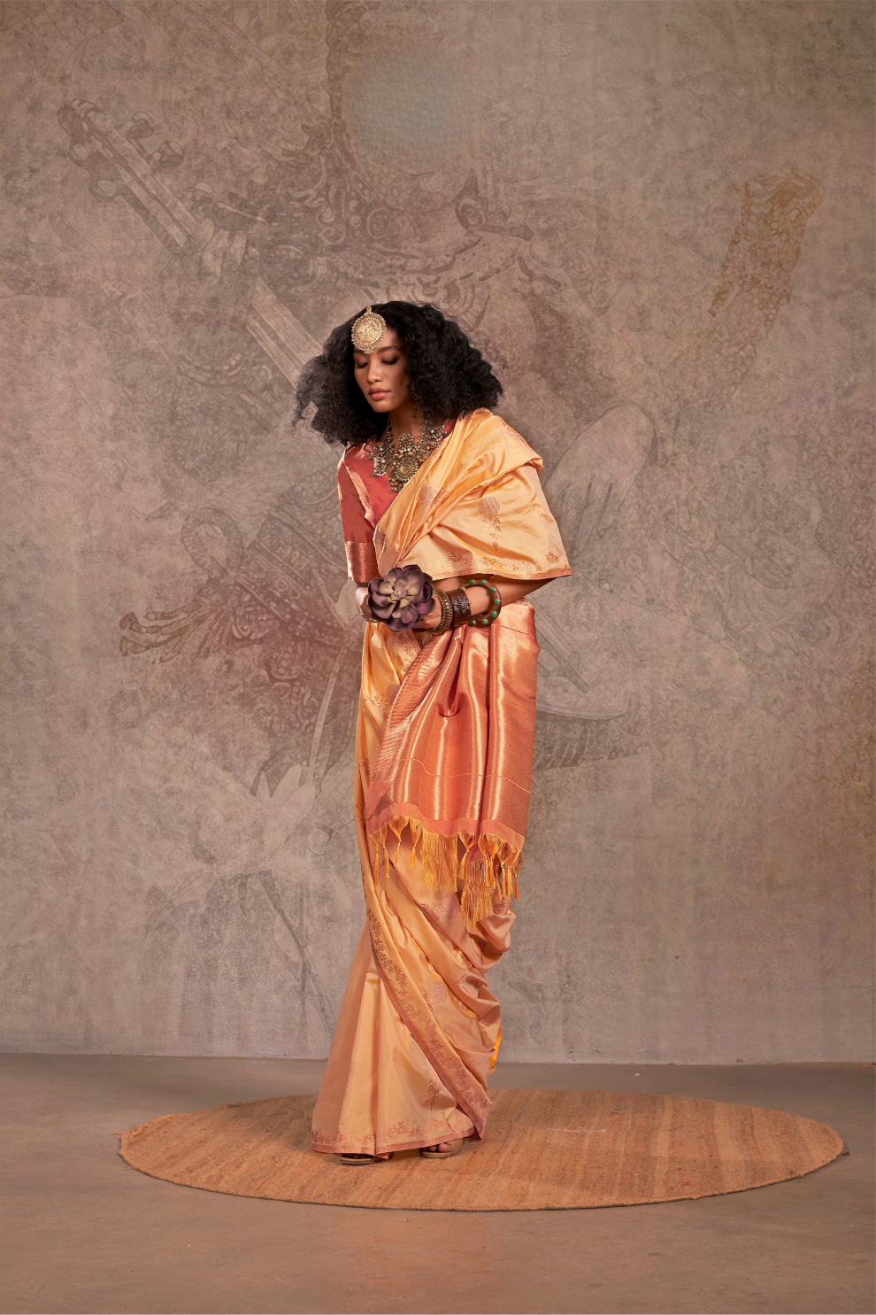 Dual Tone Banarasi Silk Saree with Rich Zari Weaving Elegance