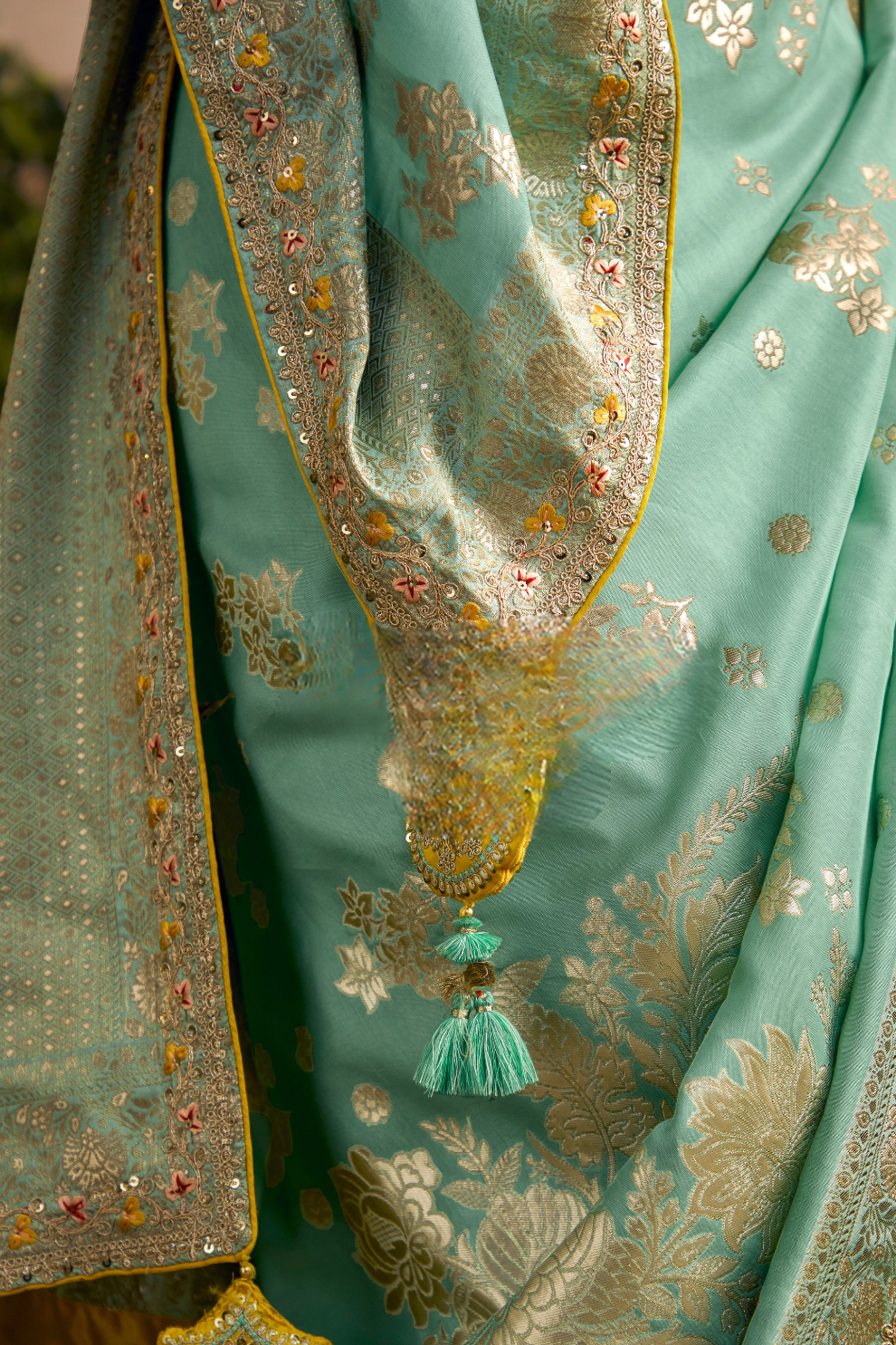 Draped in Elegance Gorgeous Viscose Dolla Silk Saree