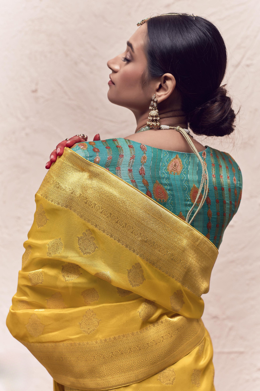 Pure Zari Elegance A Saree Woven with Timeless Beauty
