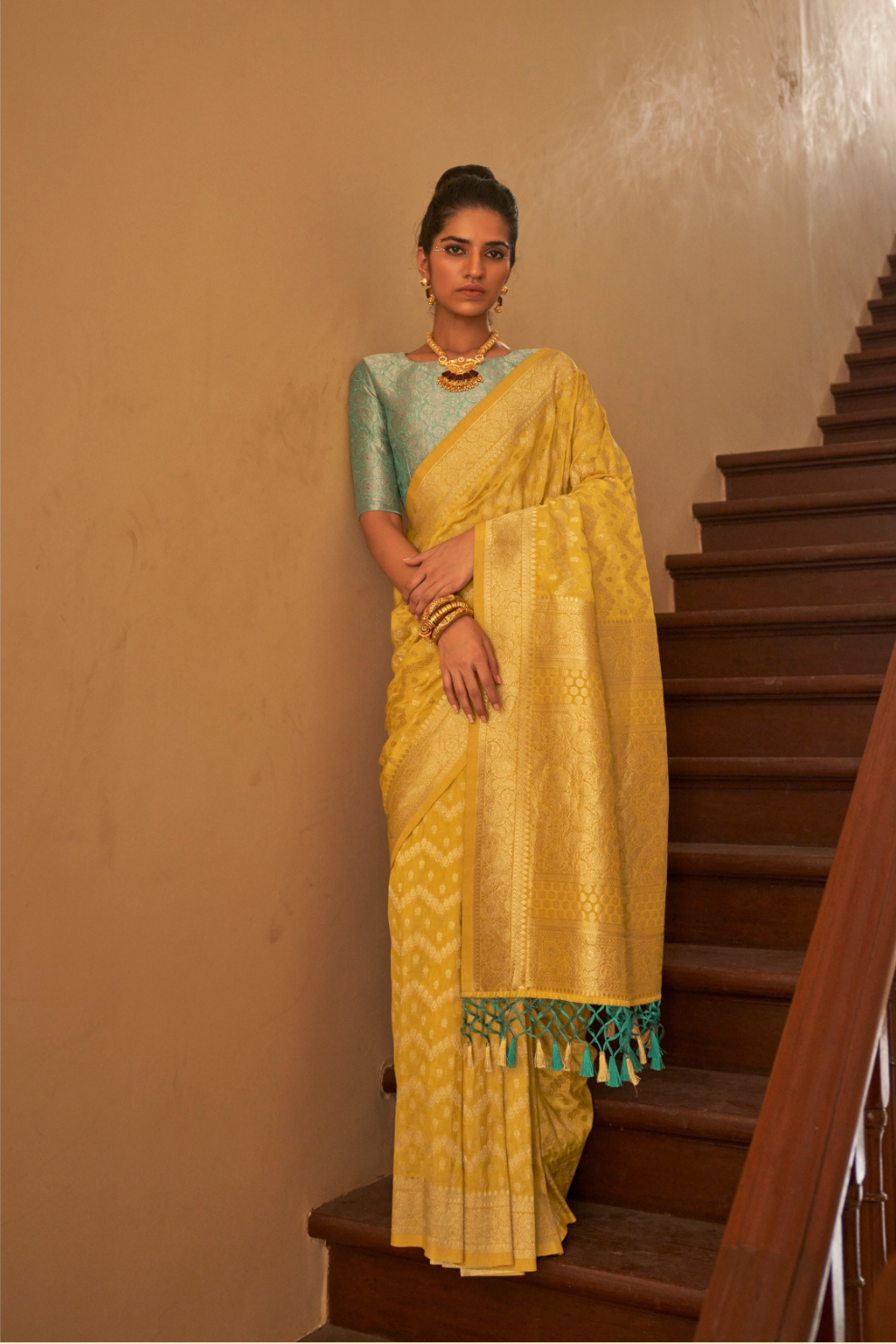 Nylon Crepe Saree with Zari Weaving for Festive Occasions