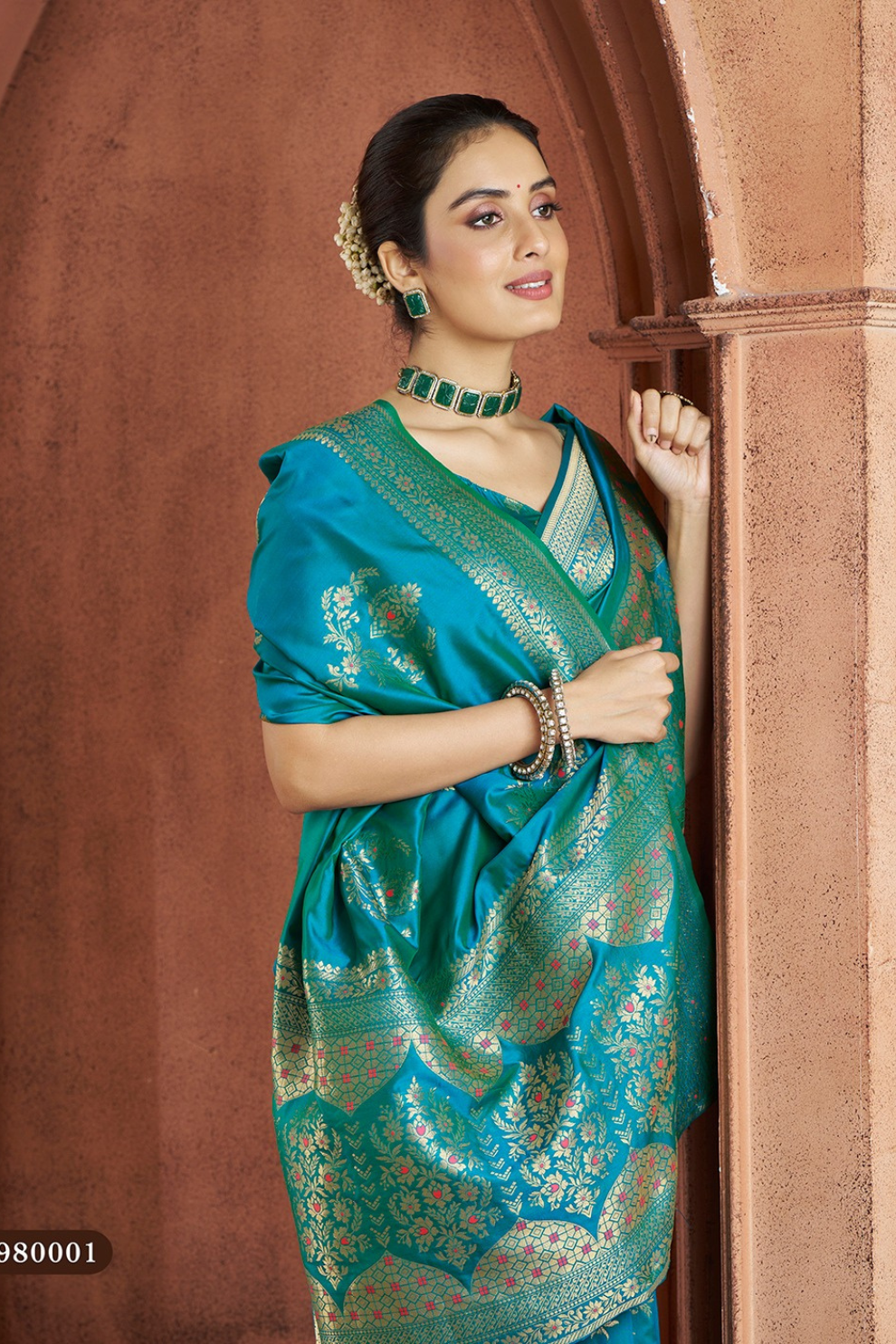 Pure Soft Banarasi Silk Saree with Traditional Weaving - LaVante Fashion