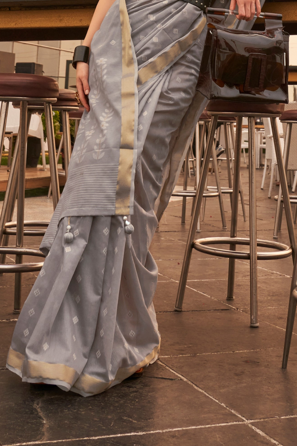 Zari Base Handloom Silk Saree with Elegant Traditional Weaving