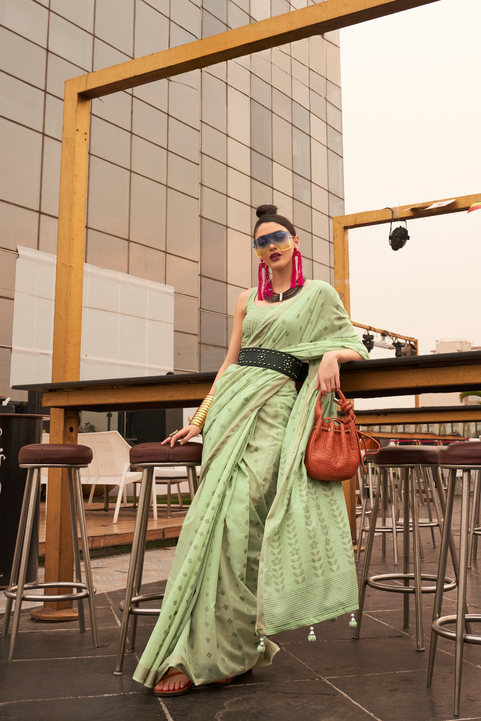 Zari Base Handloom Silk Saree with Elegant Traditional Weaving