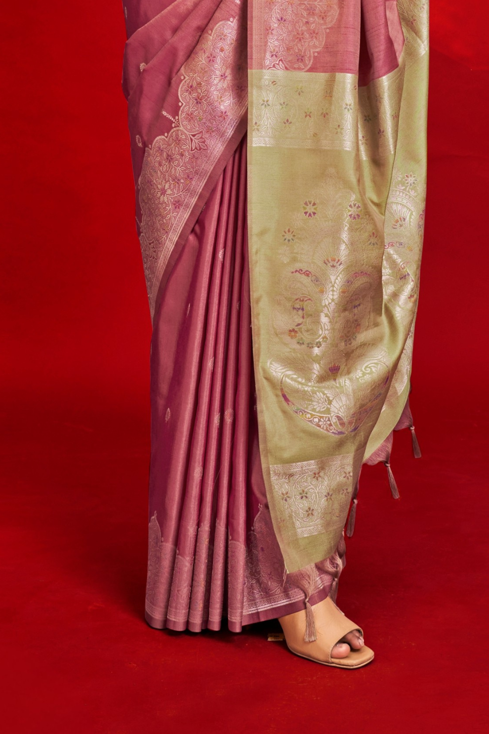 Tussar Silk Handloom Saree with Contrast Ikkat Pallu & Blouse