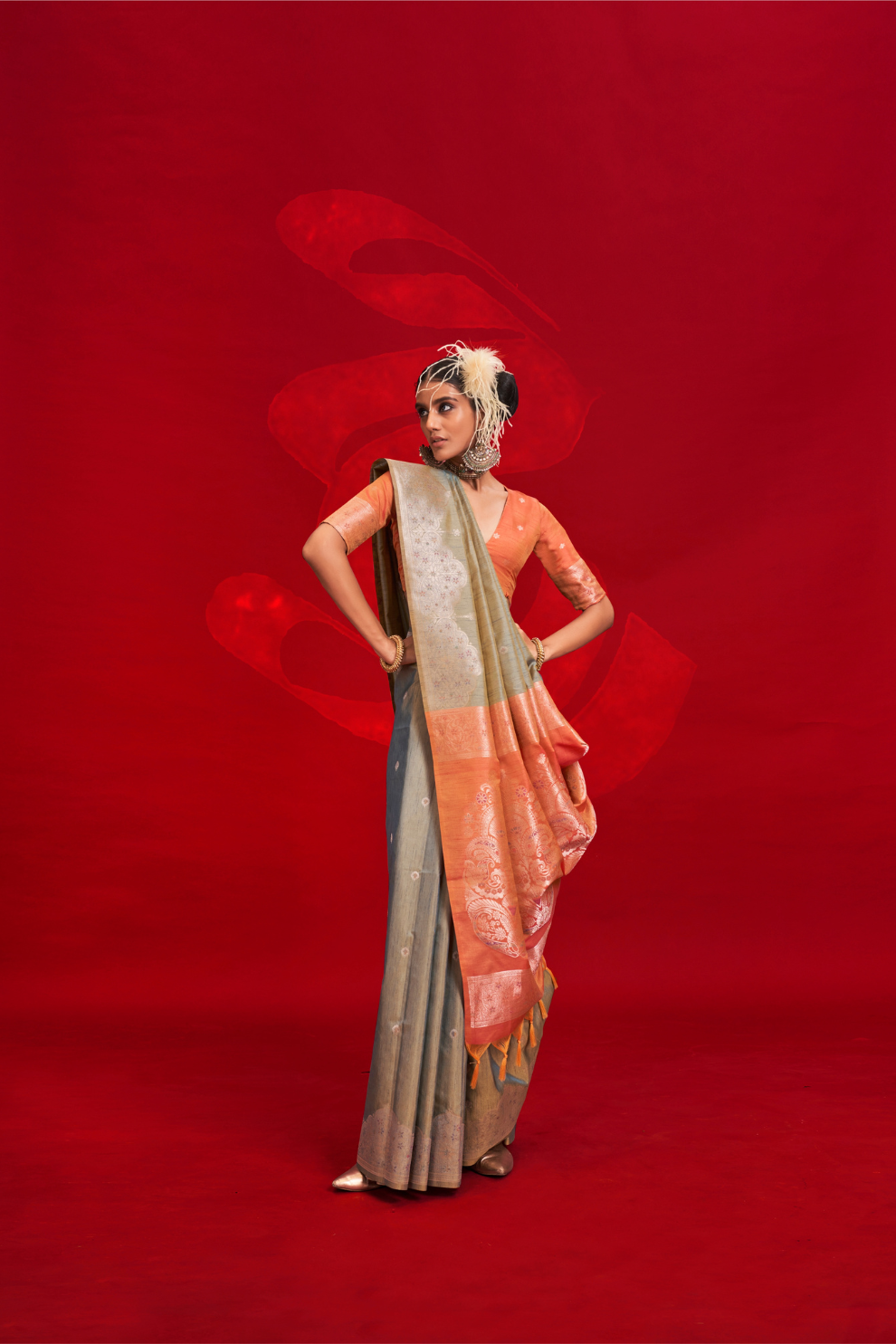 Tussar Silk Handloom Saree with Contrast Ikkat Pallu & Blouse