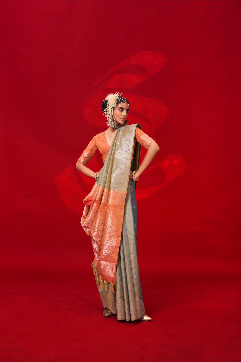 Tussar Silk Handloom Saree with Contrast Ikkat Pallu & Blouse