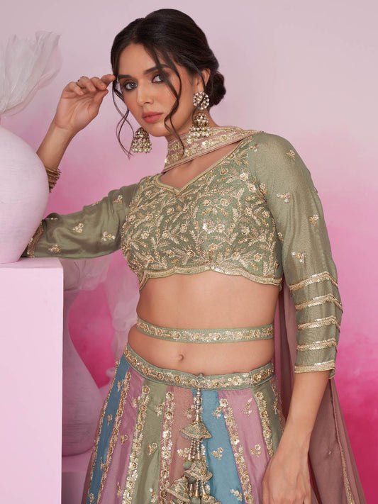Lehenga choli multicolor Kali Pure Georgette con lentejuelas doradas, hilo bordado, código y blusa verde lima
