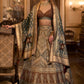 Lehenga Choli de seda de diseñador lista para usar en gris y marrón con brillo y trabajo de espejo Aari