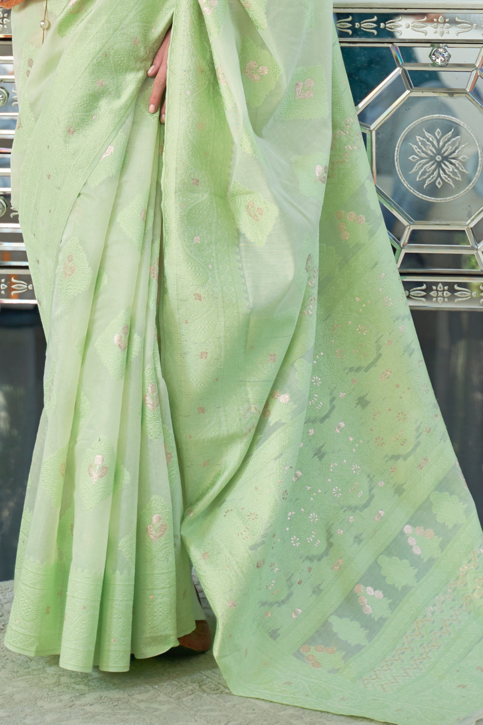 Classic Lucknowi Saree with Elegant Chikankari Silk Weaving Touch