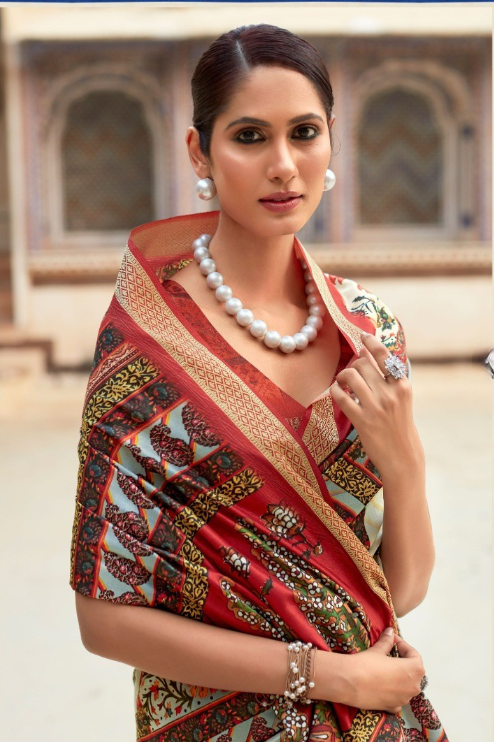 Dola Viscose Saree with Topclass Print