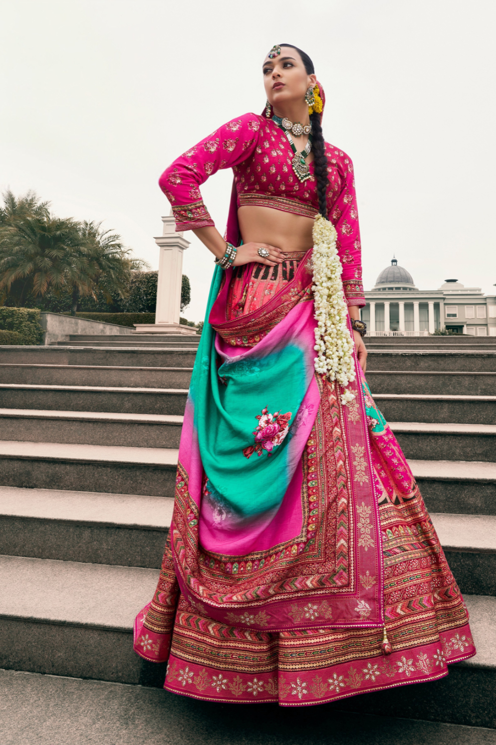 Lehenga Choli de seda de diseñador en color azul turquesa, lista para usar, con brillo y detalles de espejo