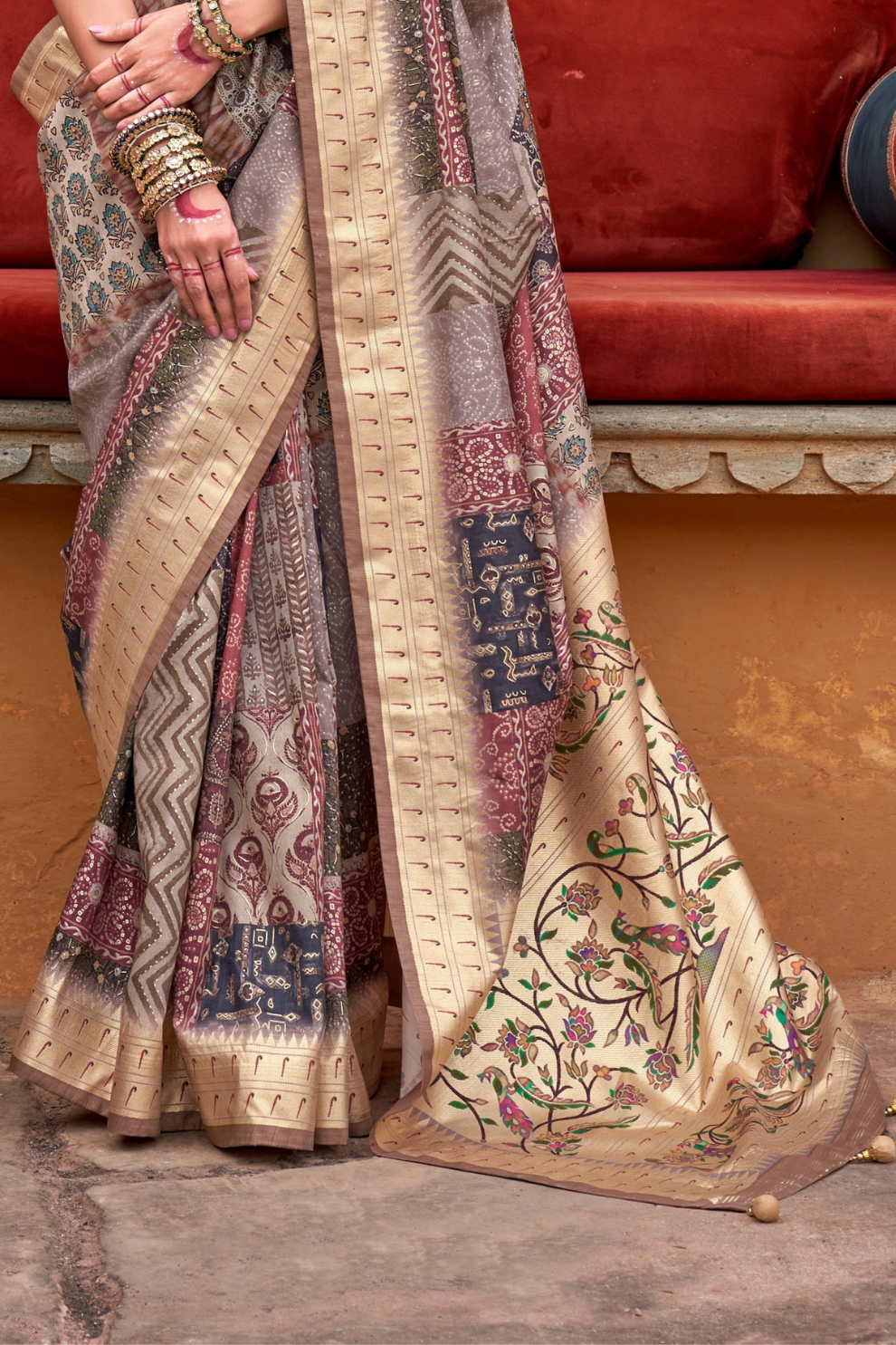 Graceful Digital Print Saree in Lightweight Viscose Silk