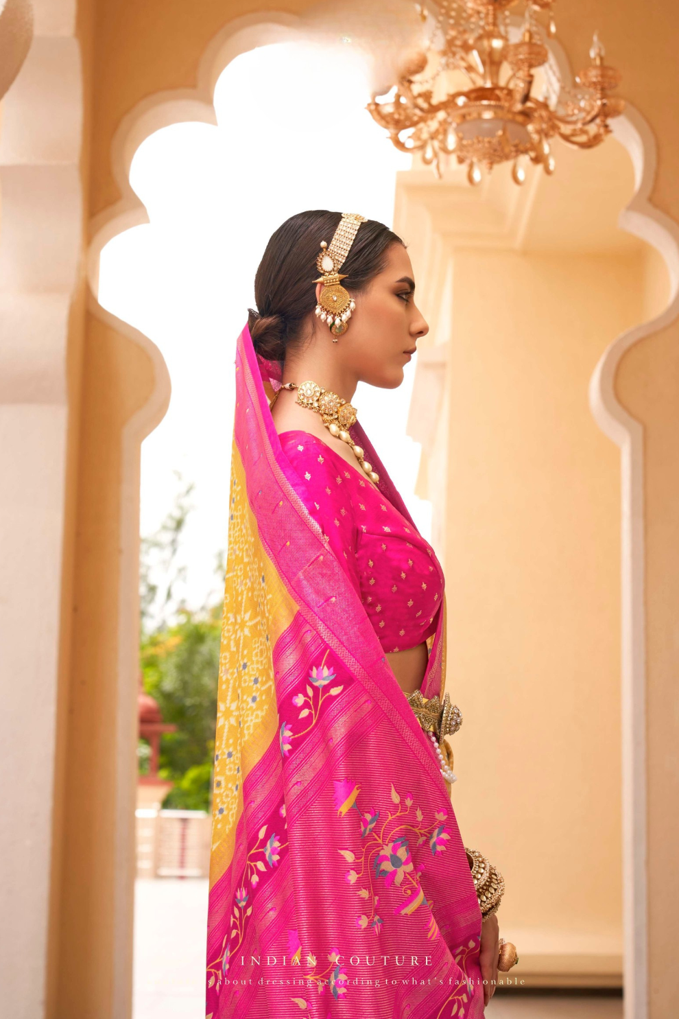 Elegant Silk Saree Featuring Classic Patola Print Work