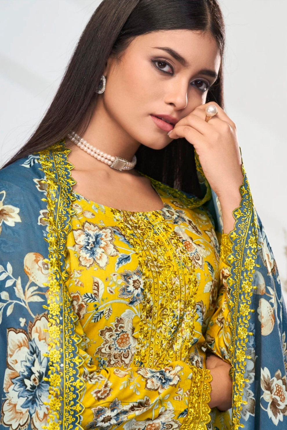 Lehenga Choli de seda de diseñador en color azul turquesa, lista para usar, con brillo y detalles de espejo