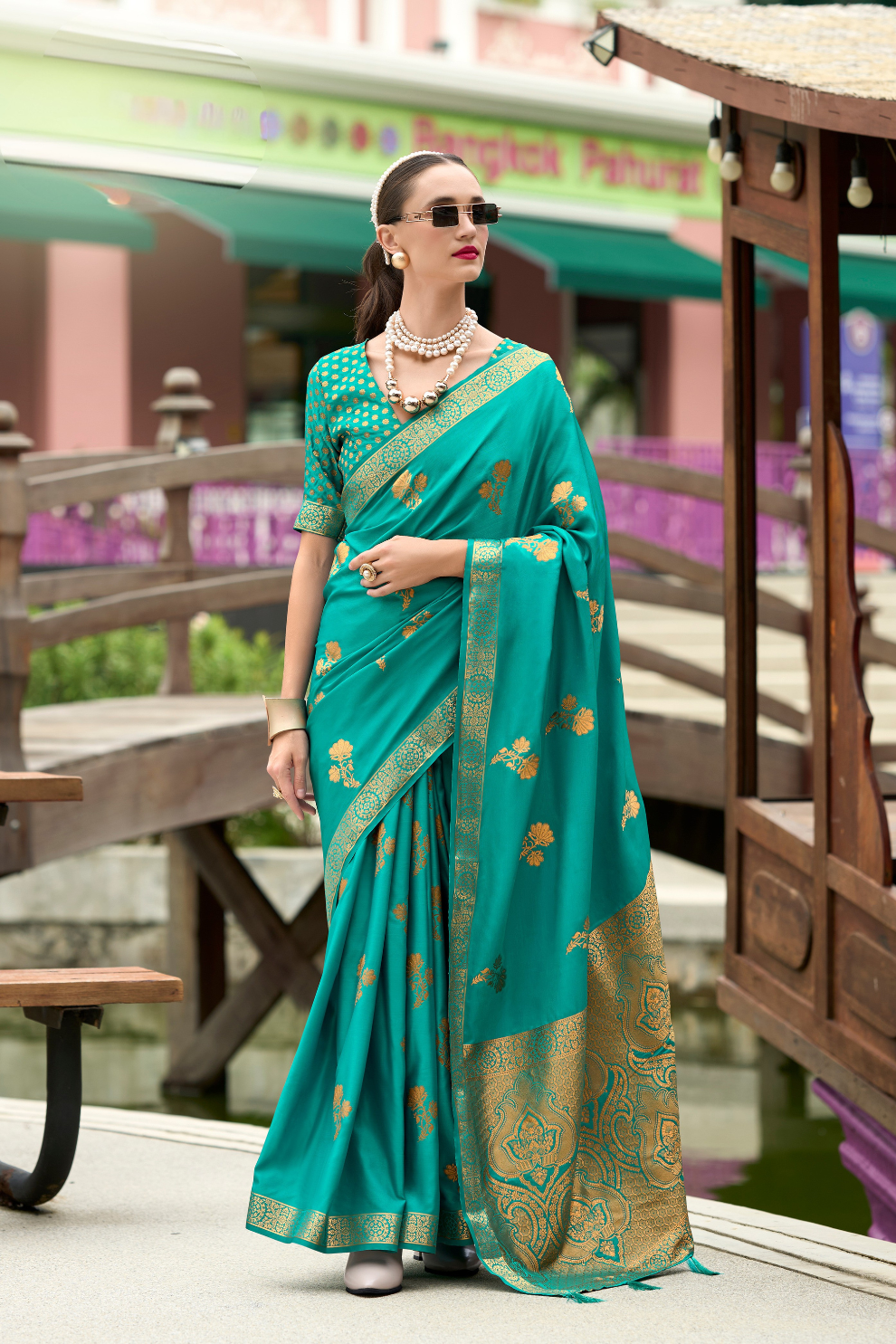 Royal Handwoven Satin Saree with Intricate Zari Detailing - LaVante Fashion