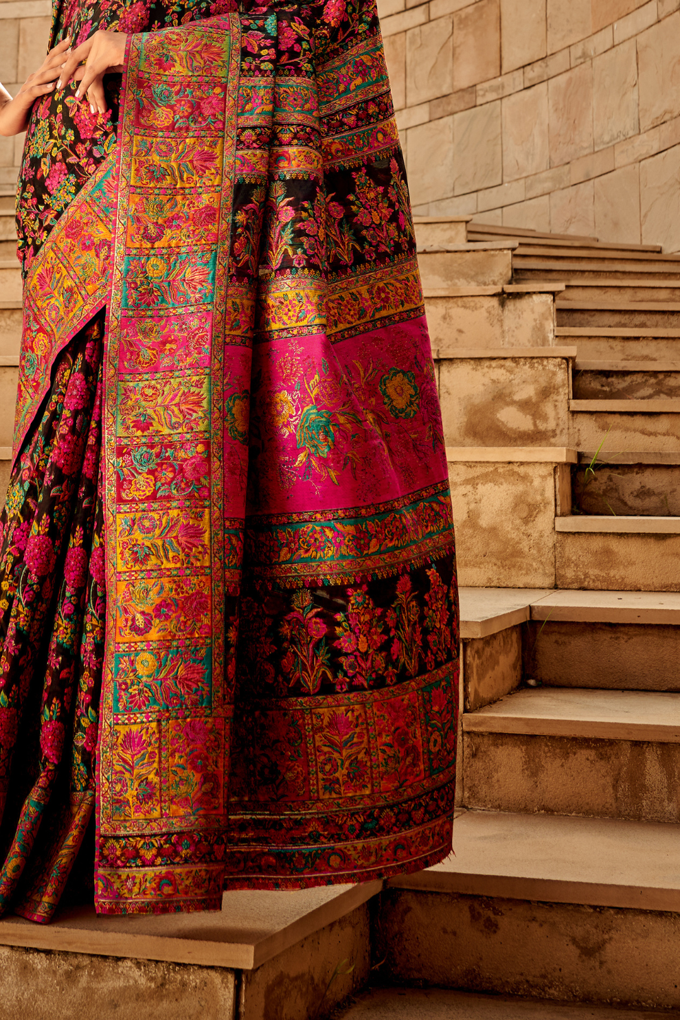Classic Pashmina Silk Saree with Rich Kashmiri Craftsmanship