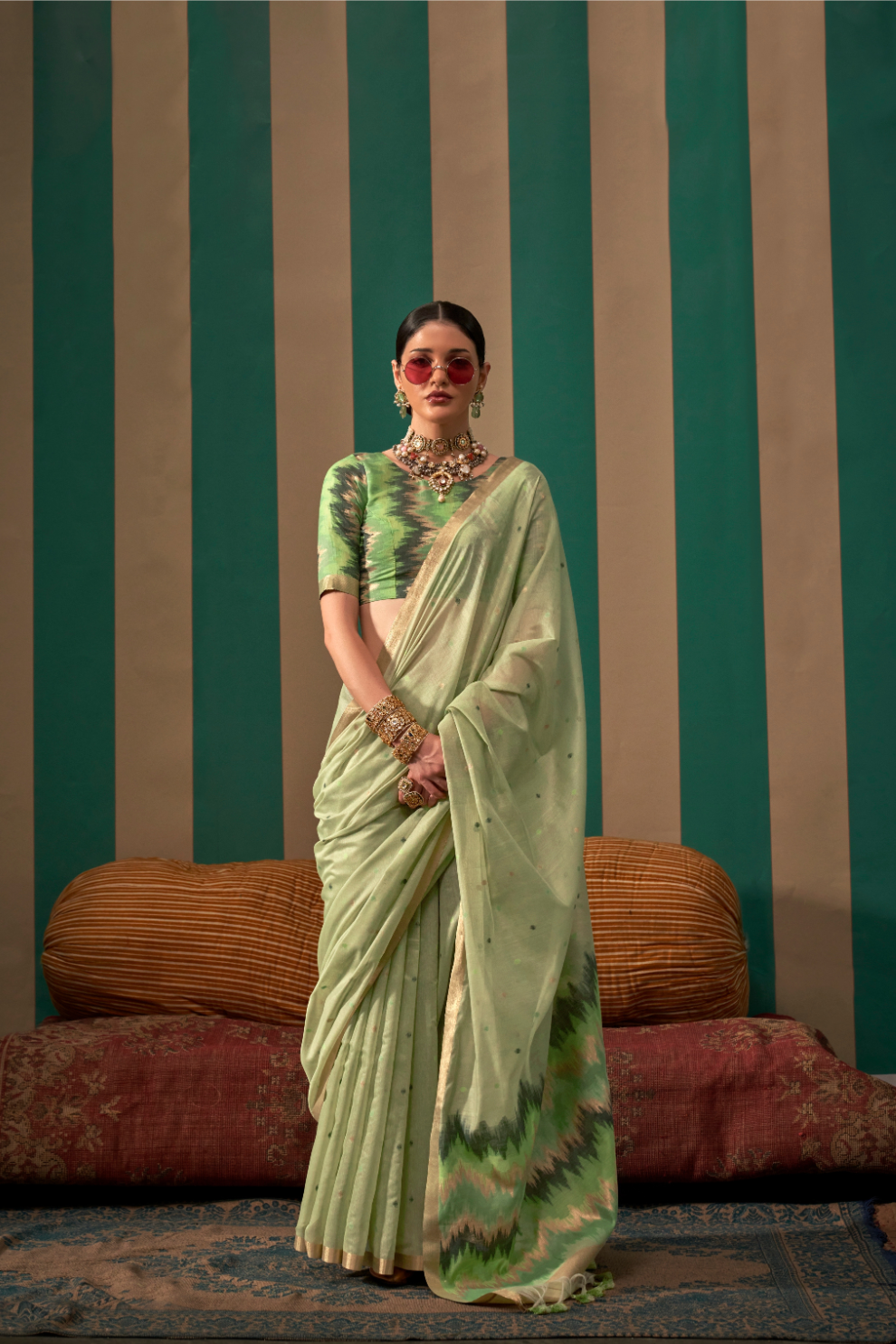 Graceful Spun Silk Saree with Handloom Weaving