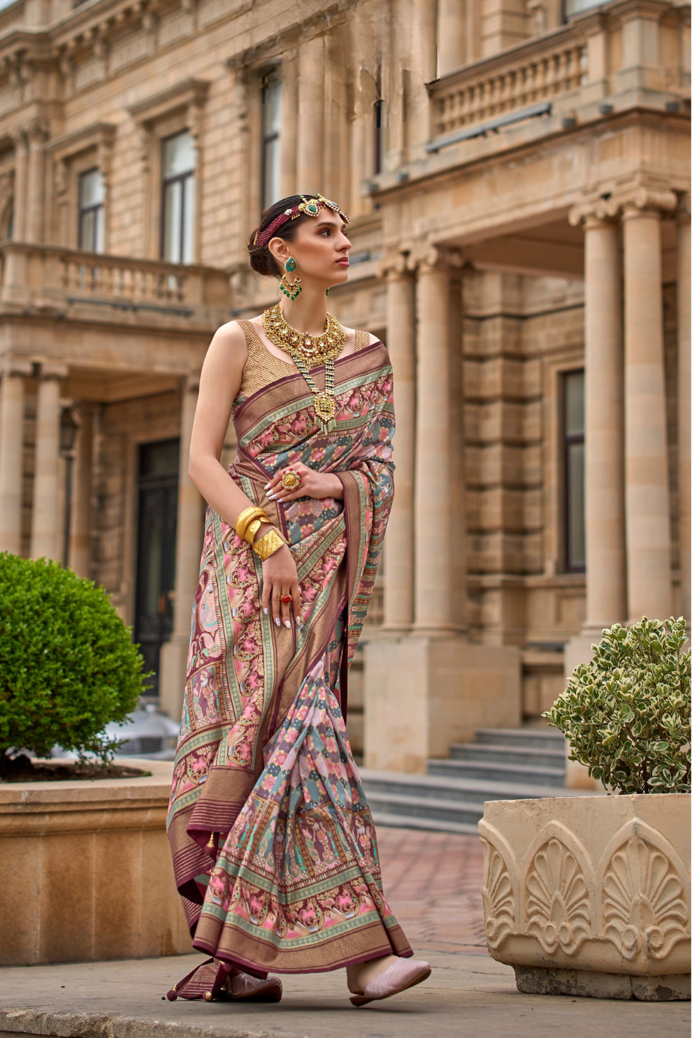 Graceful Saree in Superior Viscose Polyester Silk Fabric