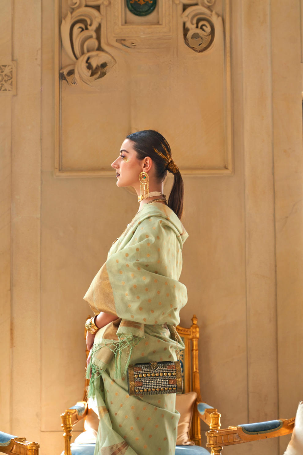 Handwoven Tissue Silk Saree with Elegant Weaving Work
