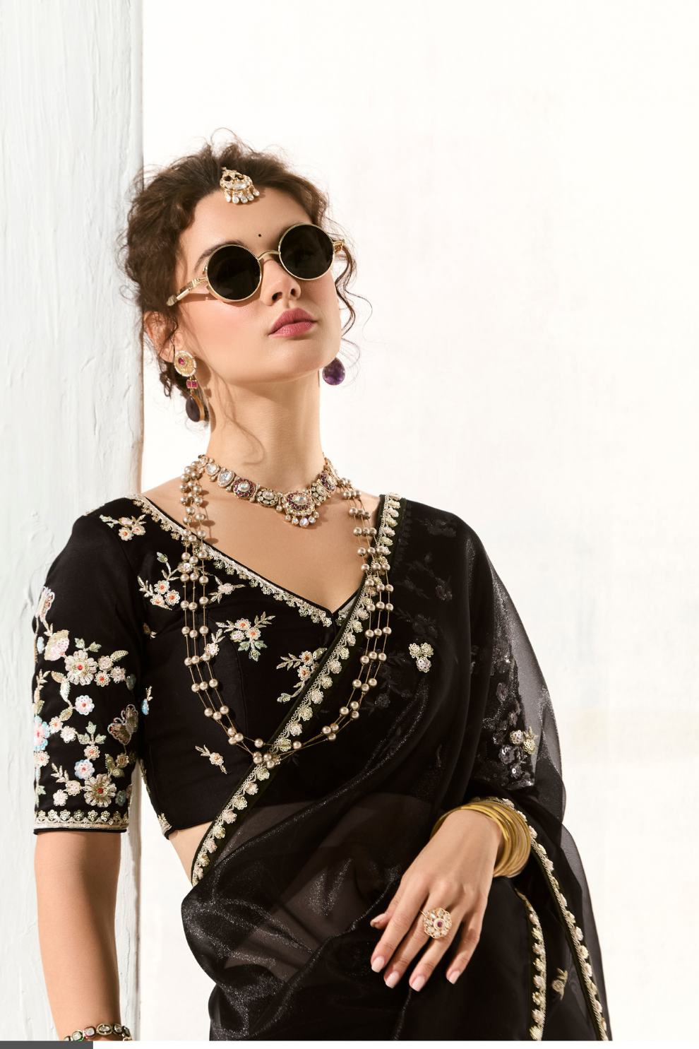 Tissue Silk Saree with Heavy Embroidered Border for Grand Occasions