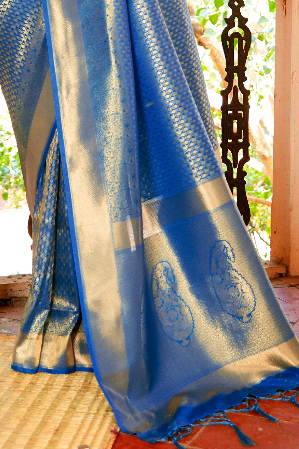 Kanjeevaram Handloom Silk Saree with Rich Traditional Weaving