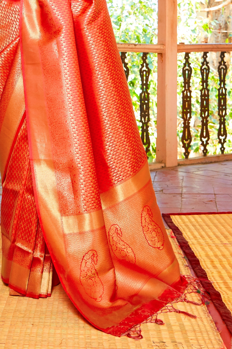 Kanjeevaram Handloom Silk Saree with Rich Traditional Weaving